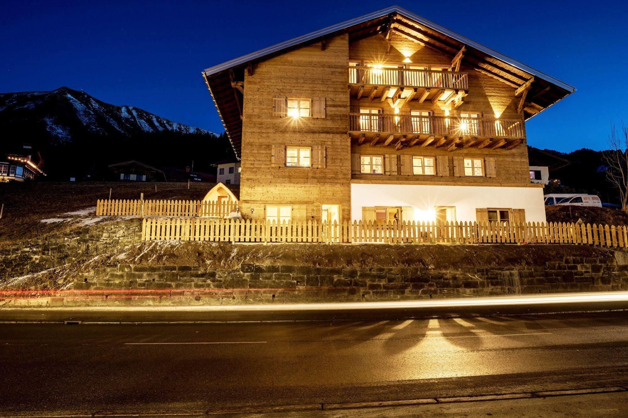 Alpen Select Lodge Kleinwalsertal リーツラーン エクステリア 写真