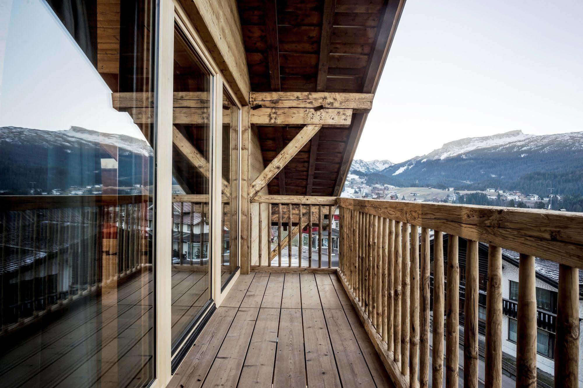 Alpen Select Lodge Kleinwalsertal リーツラーン エクステリア 写真